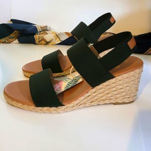 Tommy Bahama espadrille wedge sandals